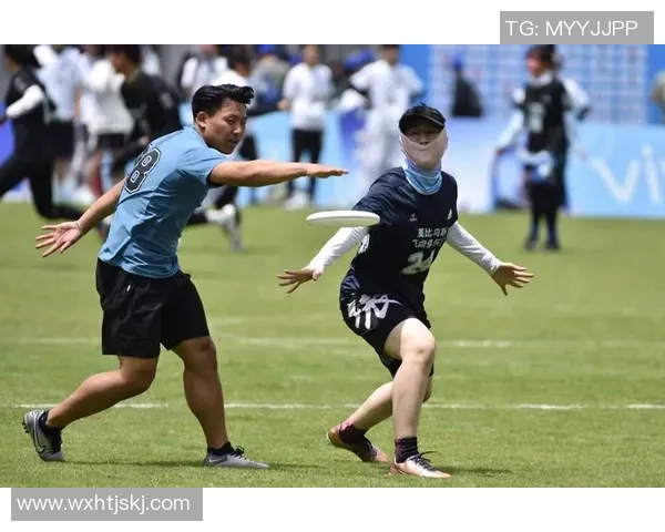 南京飞盘队整体压制打法解析与战术优势探讨